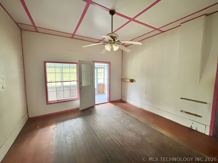 Property Photo:  500 W Avenue D  OK 74937 