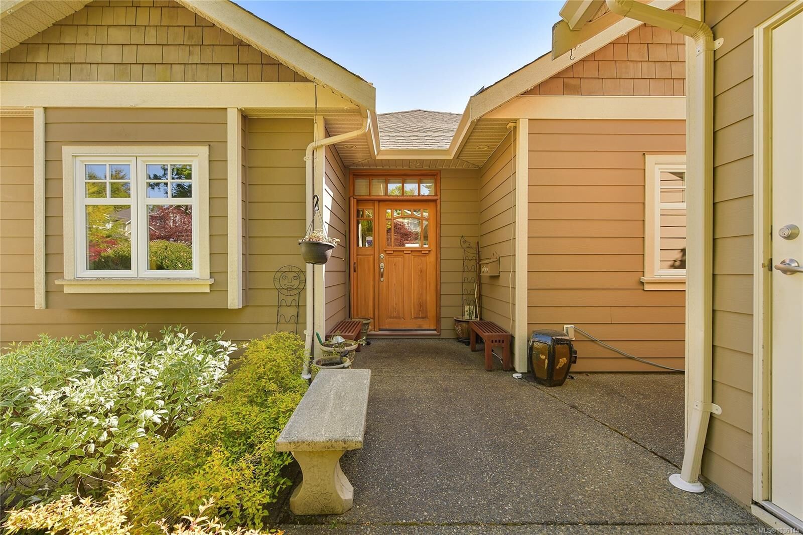 Property Photo:  523 Caselton Pl  BC V8Z 7Y5 