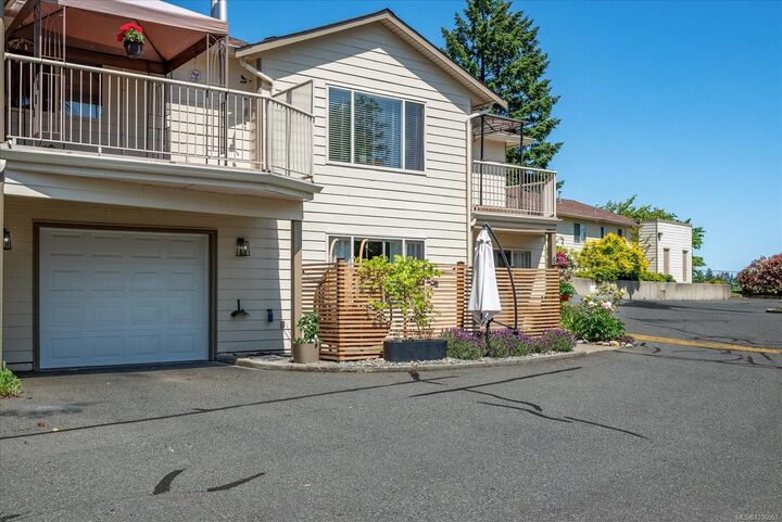 Property Photo:  4271 Wellington Rd 6  BC V9T 2H2 
