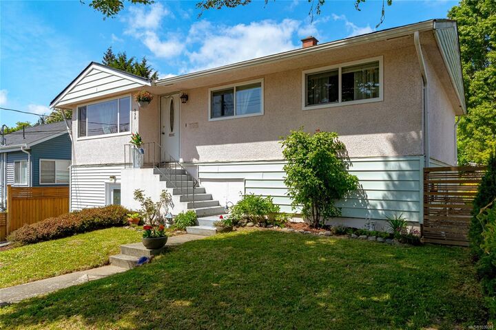 Property Photo:  952 Tattersall Dr  BC V8X 2W9 