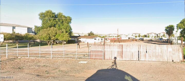 Property Photo:  1833 S Old Greenfield Road -  AZ 85206 