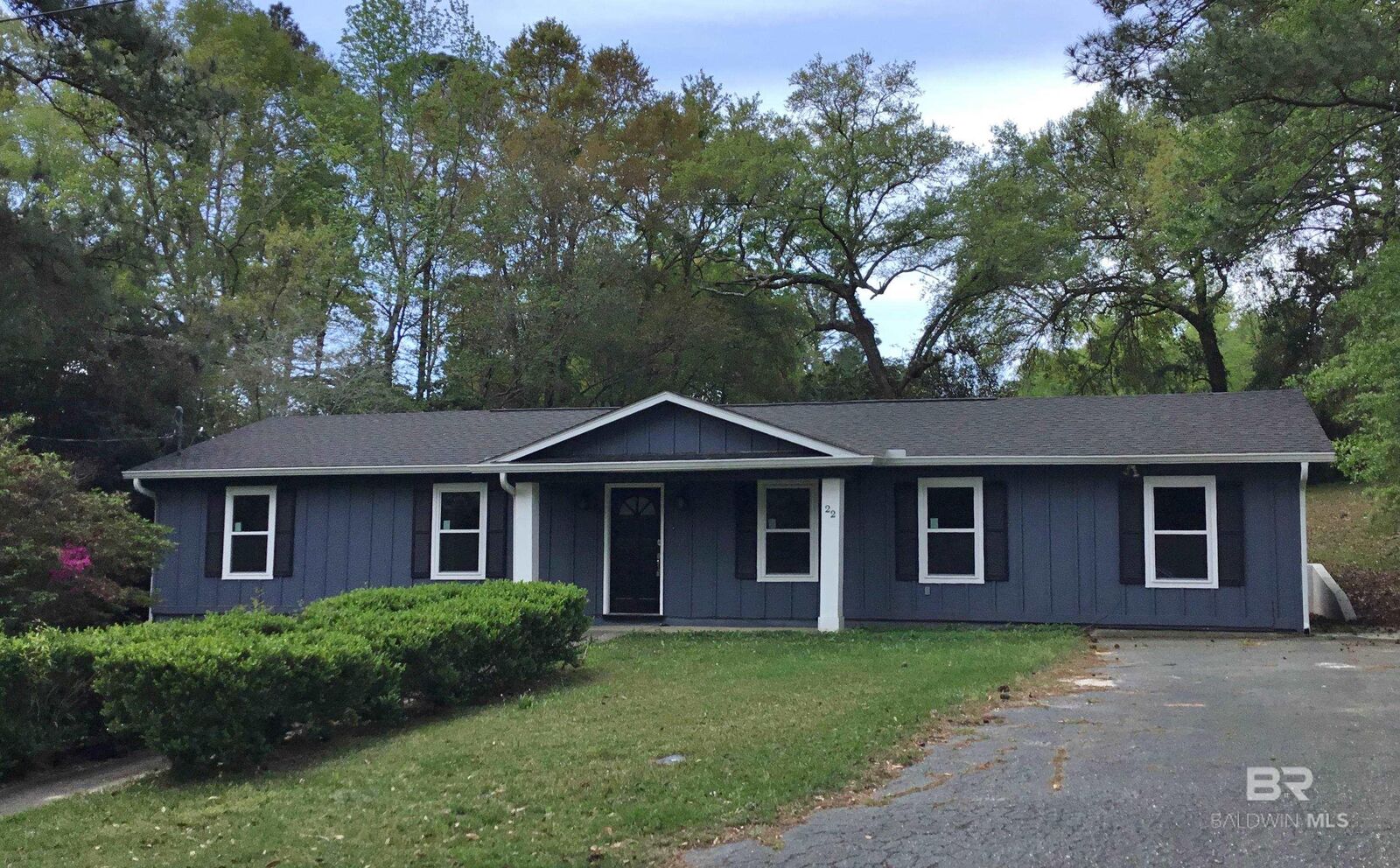 Property Photo:  22 Cavalry Circle  AL 36527 