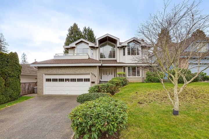 1254 Pacific Drive — photo 1