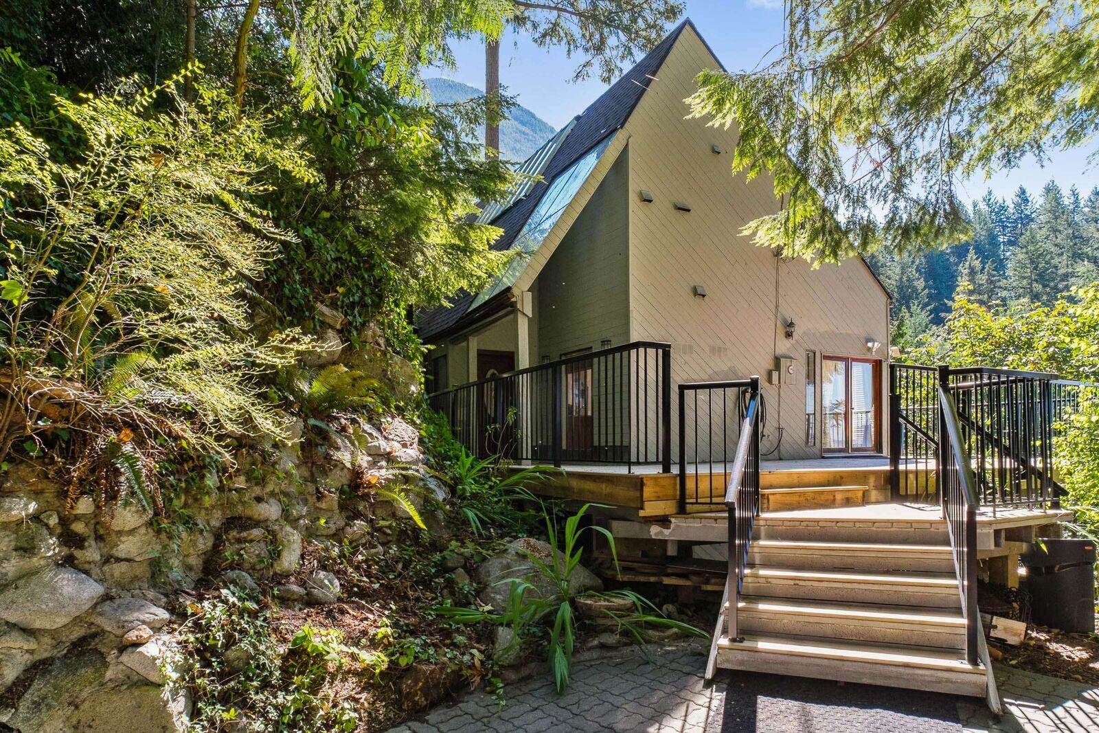 Property Photo: 430 Bayview Road BC V0N 2E0