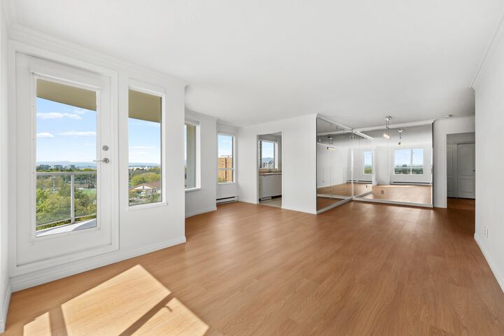 Property Photo: 7680 Granville Avenue 1100 BC V6Y 4B9