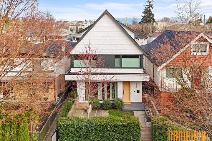 Property Photo:  529 E 17th Avenue  BC V5V 1B4 