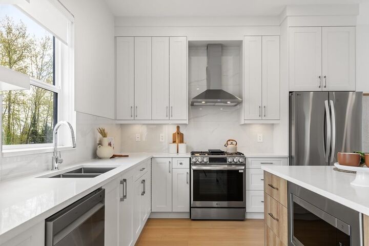 Property Photo: 20645 68 Avenue 9 BC V2Y 3Z4
