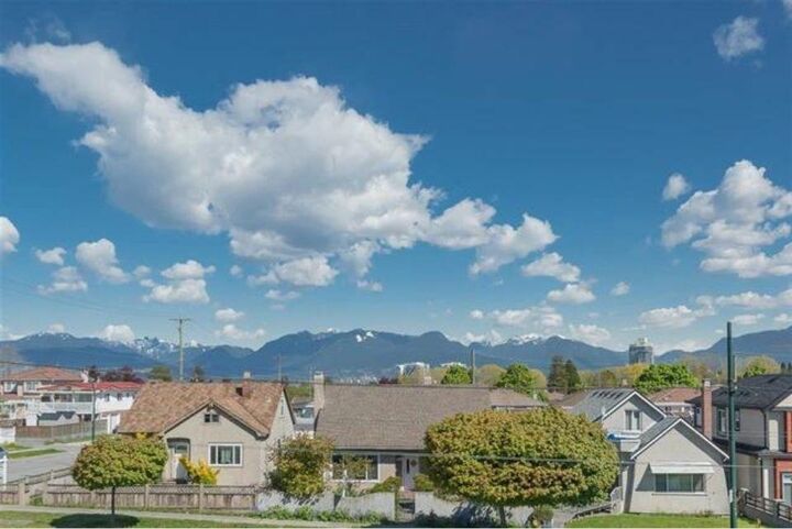 Property Photo:  2208 E 41st Avenue  BC V5P 1L6 