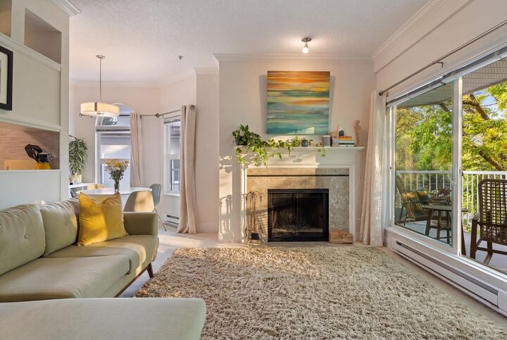 Property Photo:  2256 W 7th Avenue 307  BC V6K 1Y2 