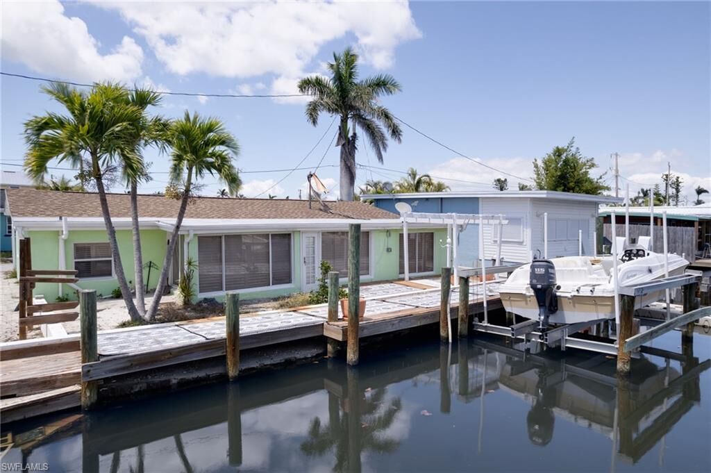 Property Photo:  2647 Pine St  FL 33993 