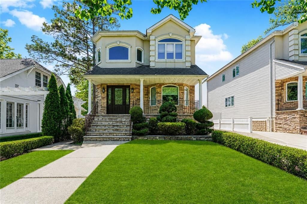 Property Photo:  38 Cloverdale Avenue  NY 10308 