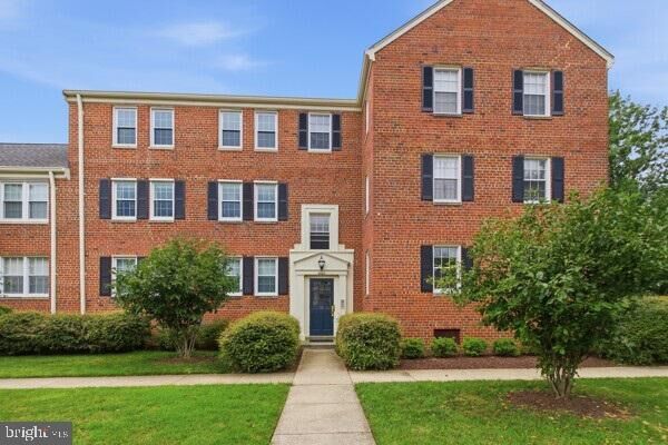 Property Photo:  6628 E Wakefield Drive A2  VA 22307 