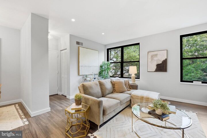 Property Photo:  1848 Wyoming Avenue NW 201  DC 20009 
