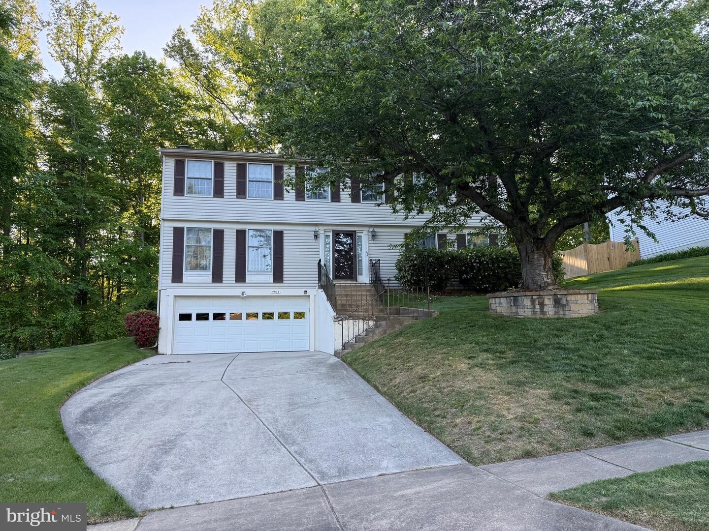 Property Photo:  7805 Roundabout Way  VA 22153 
