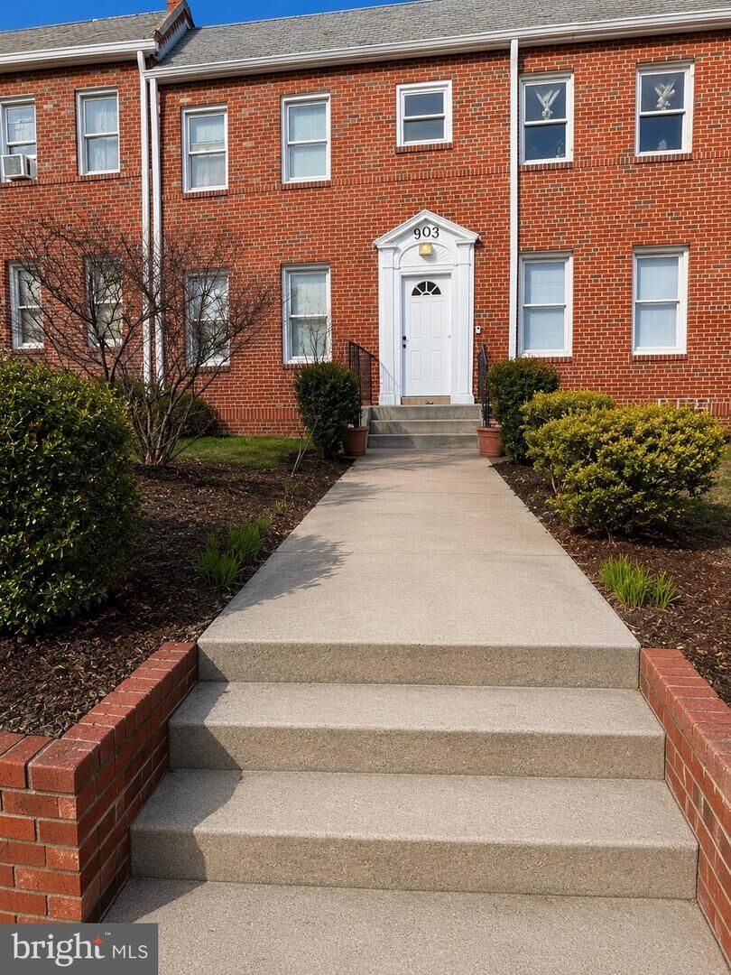Property Photo:  903 Missouri Avenue NW  DC 20011 