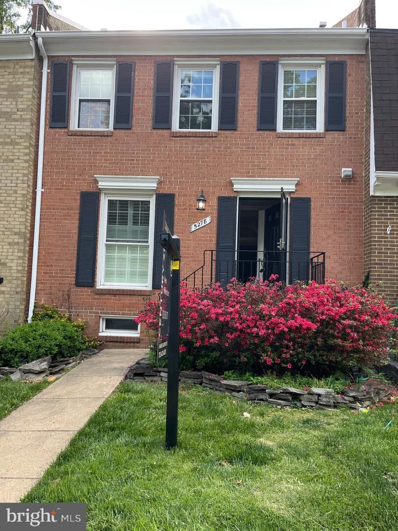Property Photo:  5278 Bradgen Court  VA 22151 