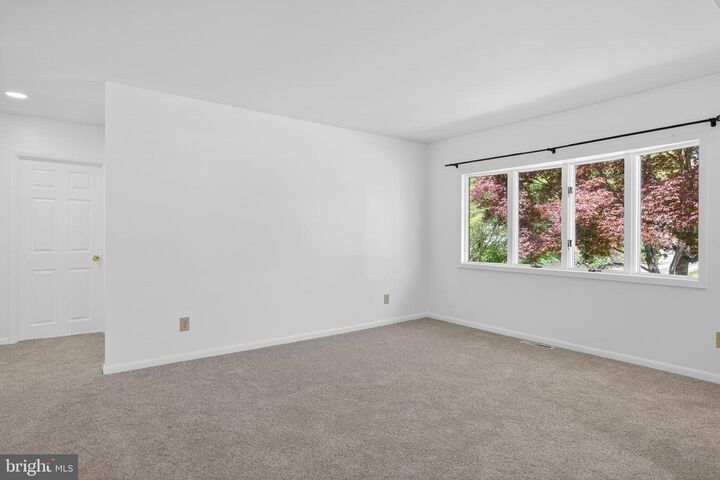 Property Photo:  61 Greenridge Road  DE 19711 
