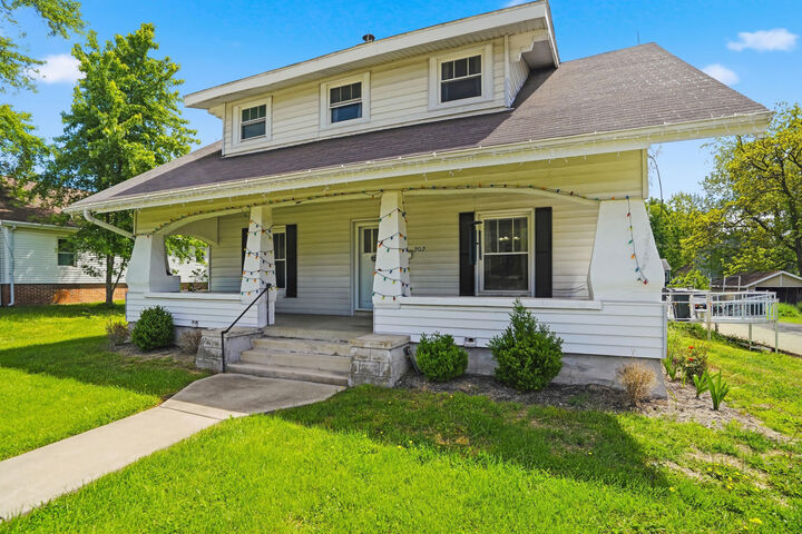 Property Photo:  202 S Cleveland St  MO 65248 