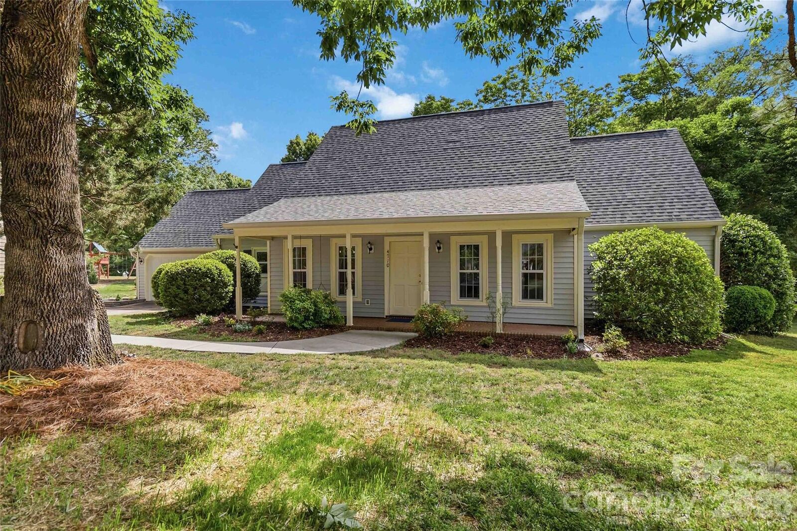 Property Photo:  4710 Benridge Lane  NC 28226 