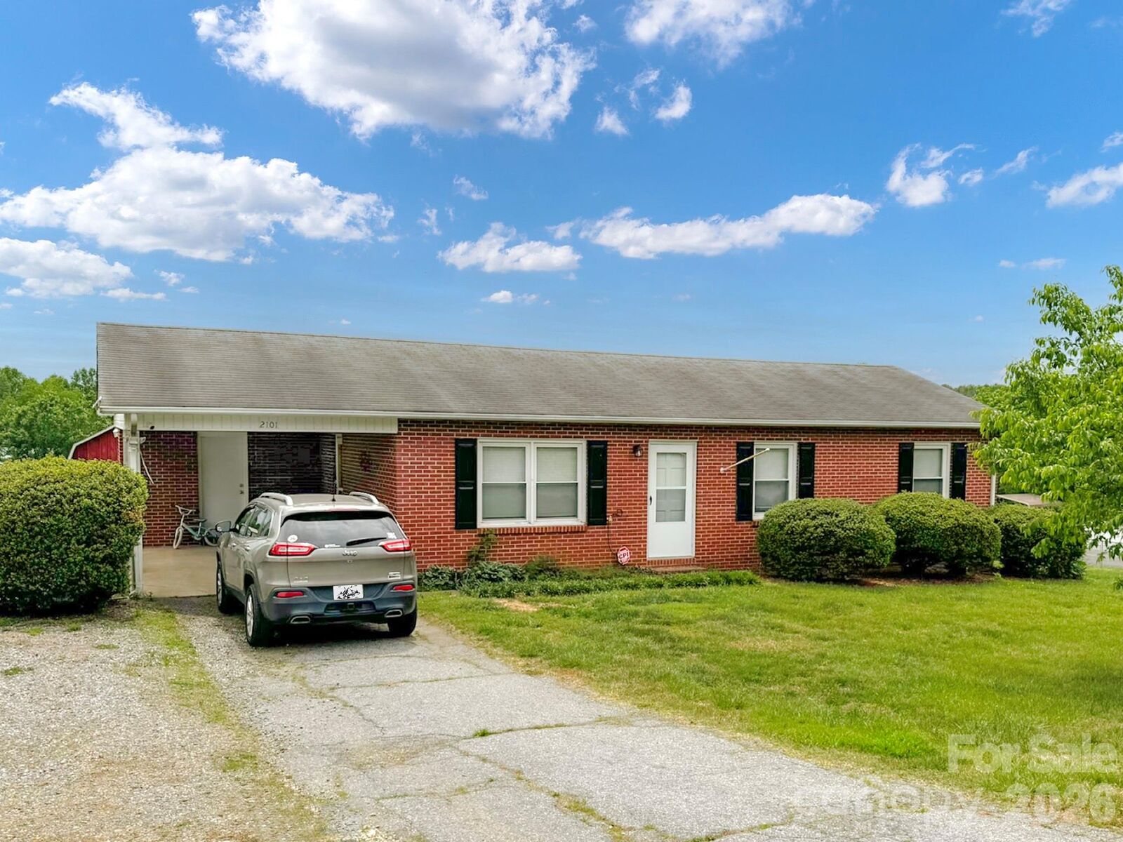 Property Photo:  2101 Lamesa Court  NC 28645 