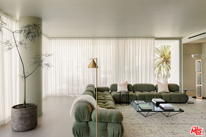 Property Photo:  9200 Wilshire Blvd  CA 90212 