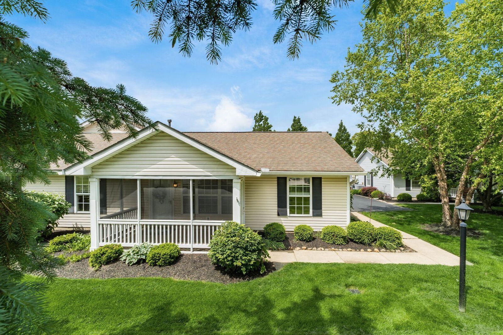 Property Photo:  8605 Victoria Meadow Lane  OH 43068 