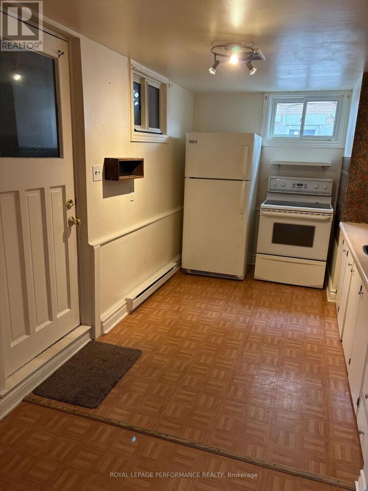 Property Photo:  391 Peach Tree Lane  ON K1K 2R7 