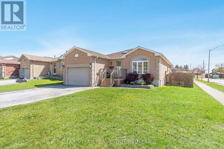 Property Photo:  57 Wessenger Drive  ON L4N 8P8 