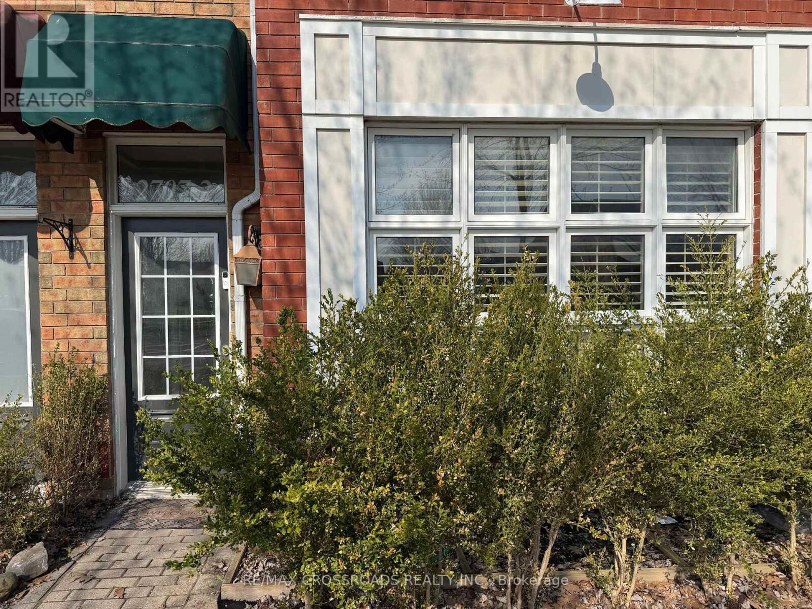 Property Photo:  2707 Bur Oak Avenue 2  ON L6B 1K7 