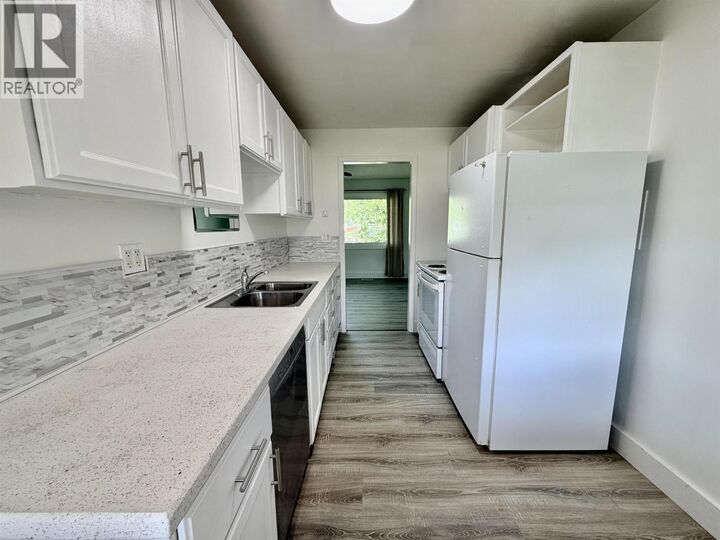 18 Gander Crescent — photo 1