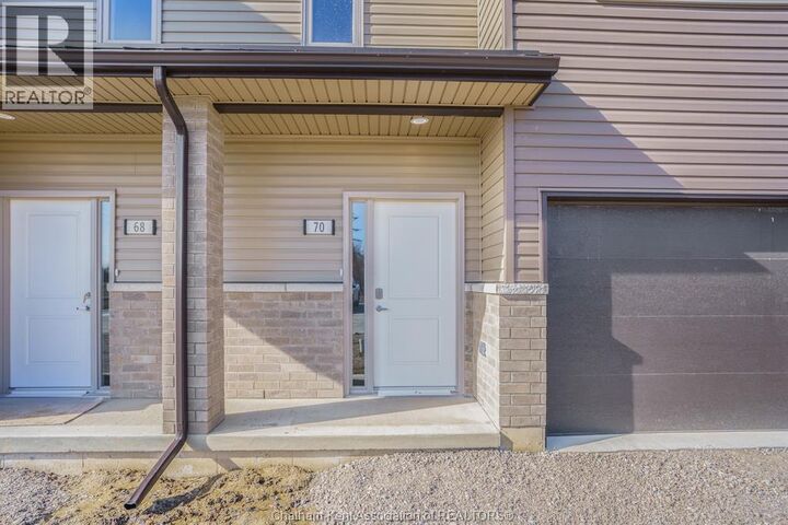 Property Photo:  50 Magnolia Lane  ON N7M 0W7 
