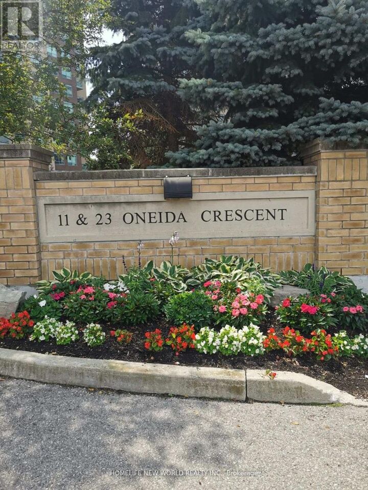 Property Photo:  11 Oneida Crescent 401  ON L4B 0A1 