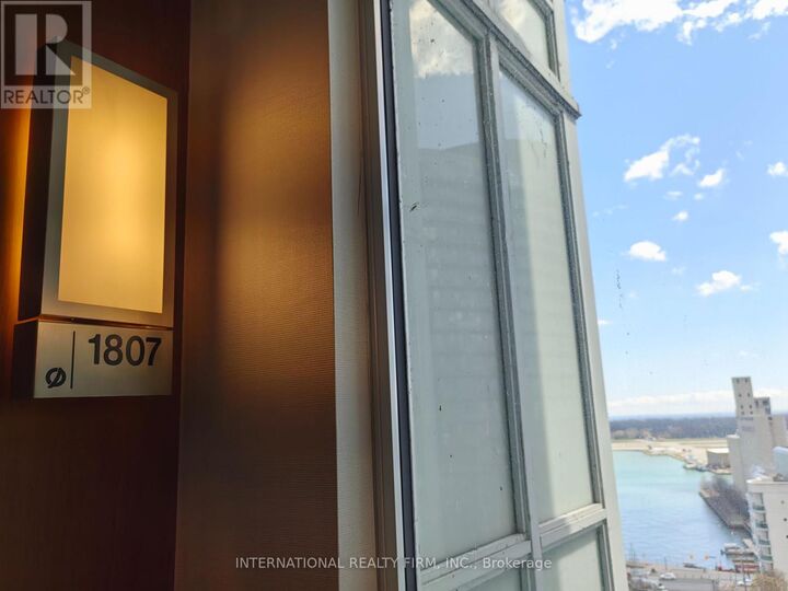 Property Photo:  75 Queens Wharf Road 1807  ON M5V 0J8 