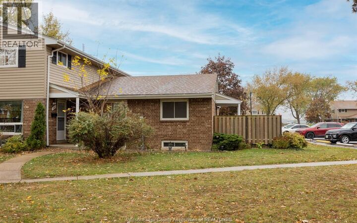 Property Photo:  2915 Meadowbrook Lane 10  ON N8T 3C4 