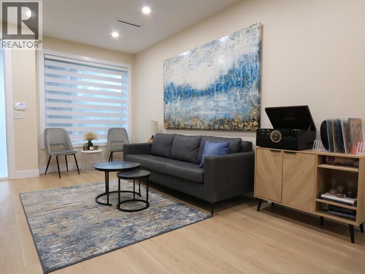 Property Photo:  2828 Cheyenne Avenue  BC V5R 4R6 