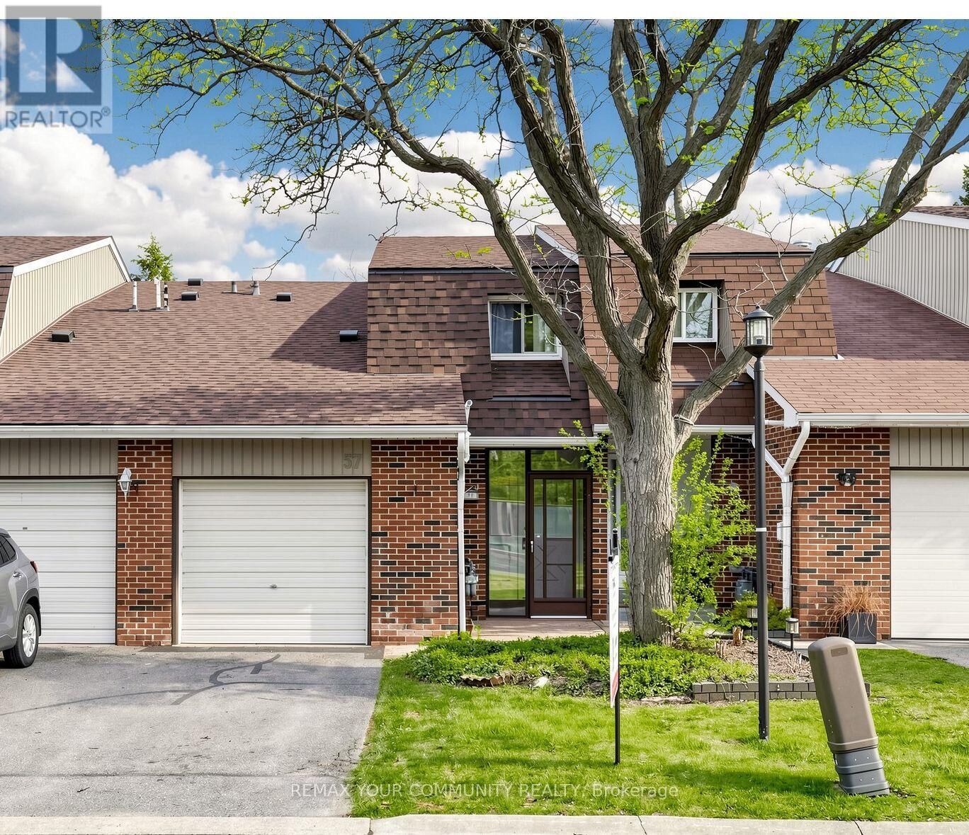 Property Photo:  57 Kindale Way 32  ON L3T 4Z2 