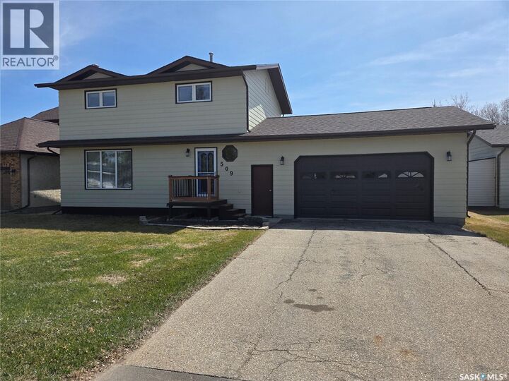 Property Photo:  509 Carlyle Avenue  SK S0C 0R0 
