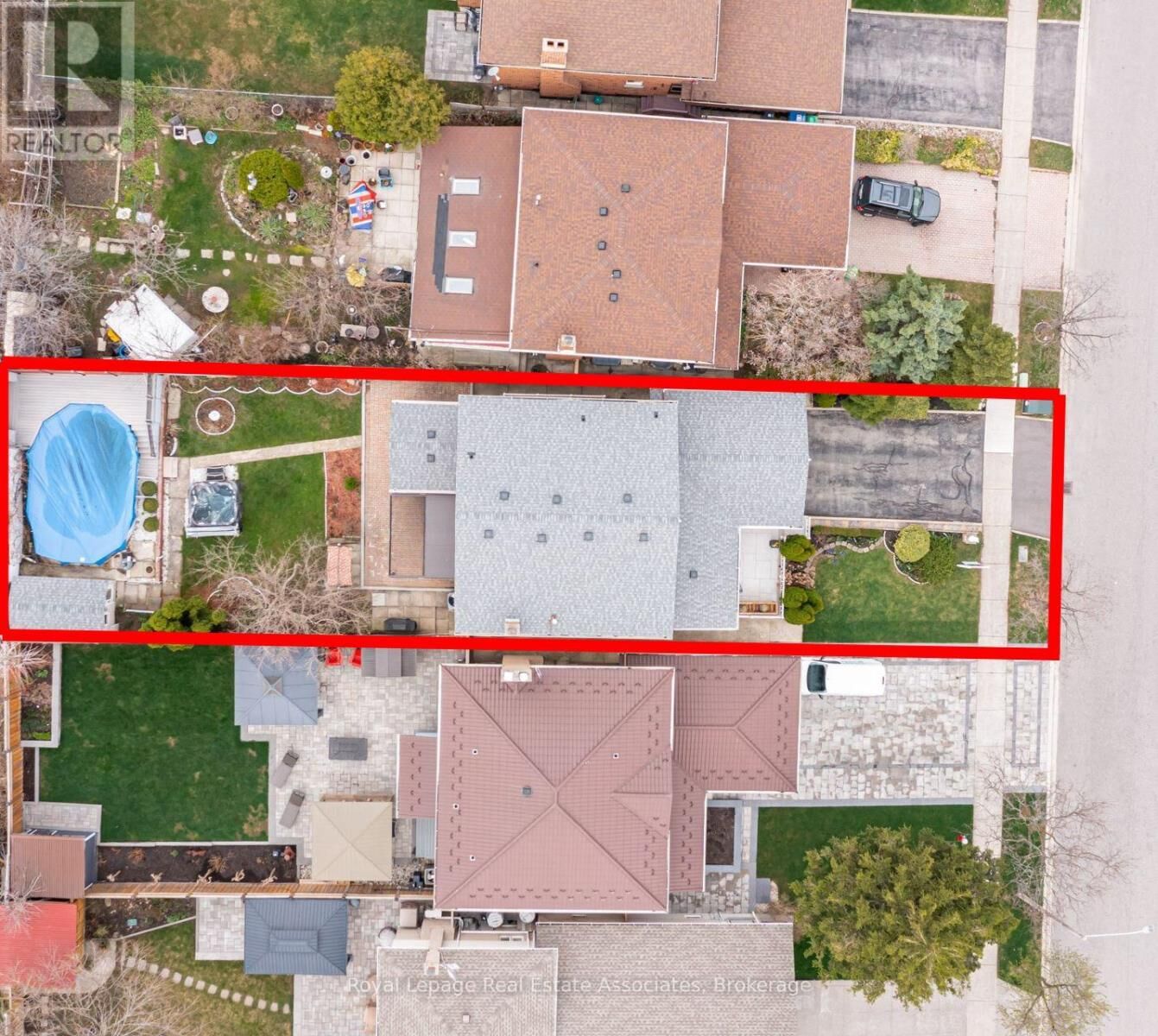 Property Photo:  1311 Underwood Drive  ON L4W 3M9 
