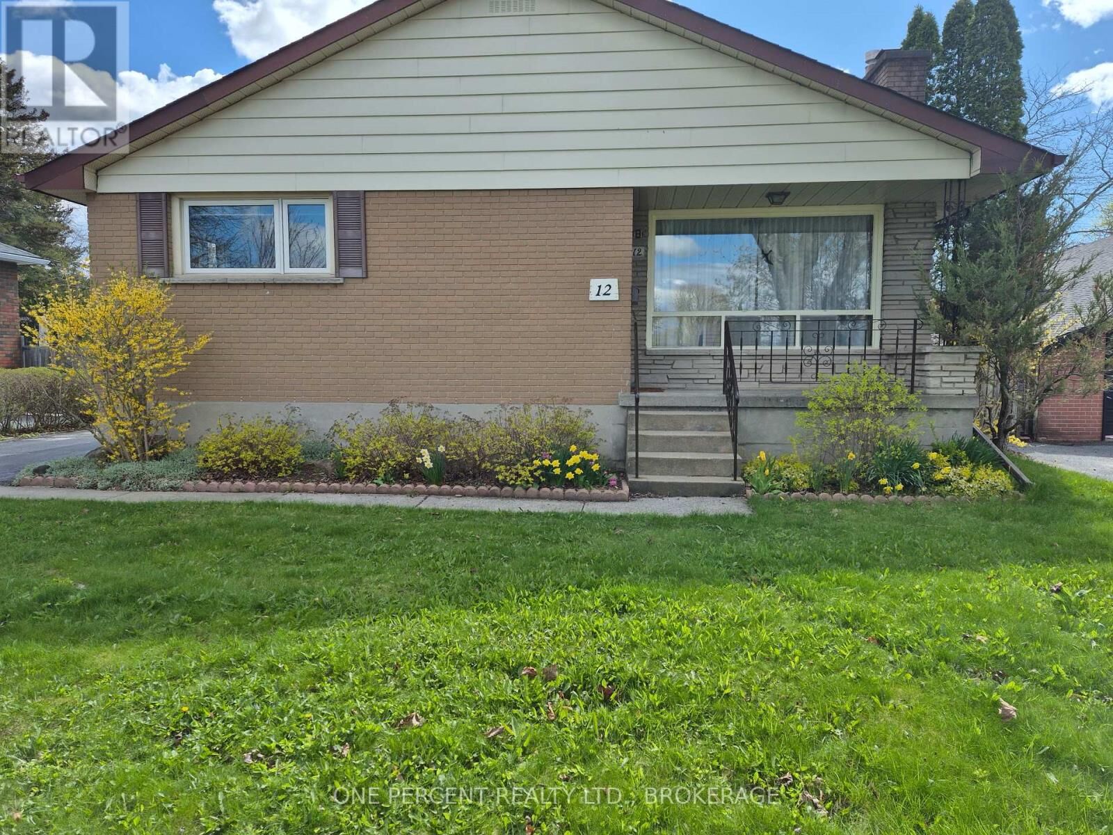 Property Photo:  12 Campbell Crescent  ON K7M 1Z5 