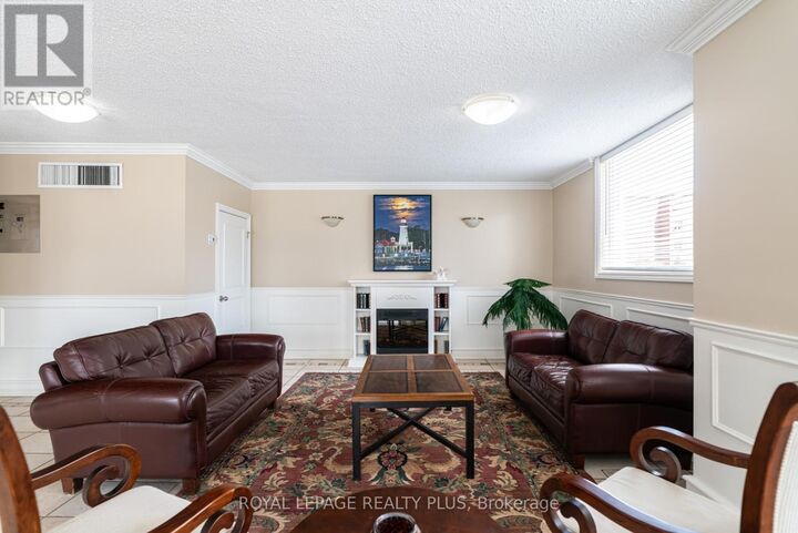 Property Photo:  39 Stavebank Road 1204  ON L5G 4N7 