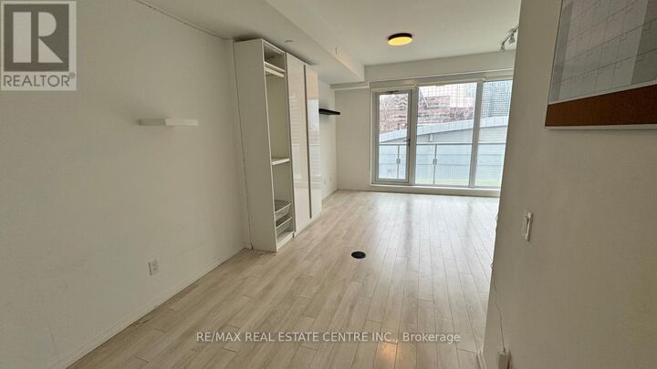 Property Photo:  197 Yonge Street 2608  ON M5B 1M4 