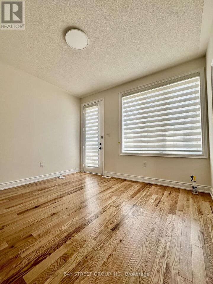Property Photo:  206 Tennant Circle  ON L4H 5L4 