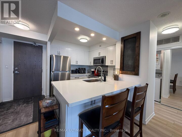 Property Photo:  1765 Queen Street East 312  ON M4L 3Z2 