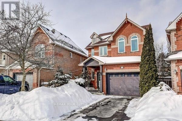 Property Photo:  14 Colonial Crescent  ON L4E 3W1 
