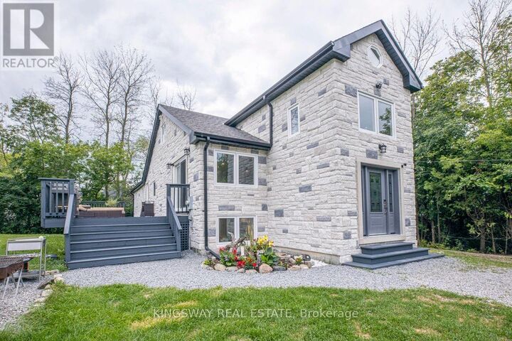 Property Photo:  850 Isobel Avenue  ON L4P 3E9 