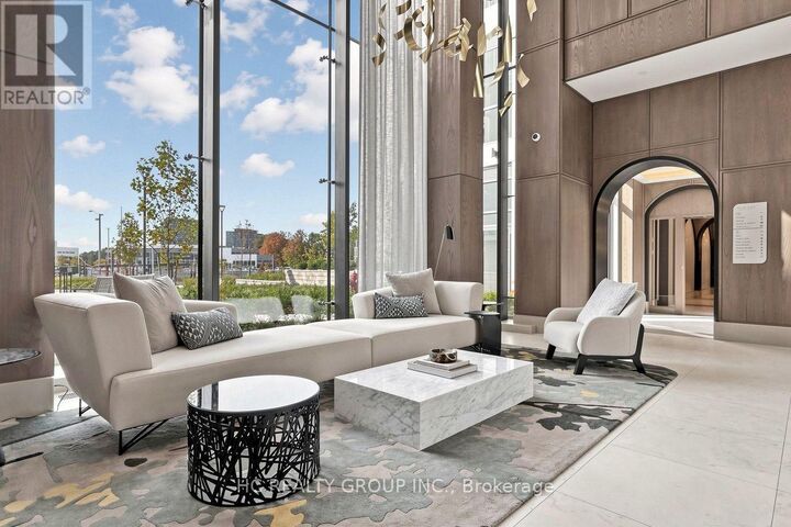 Property Photo:  30 Inn On The Park Drive 215  ON M3C 0P7 