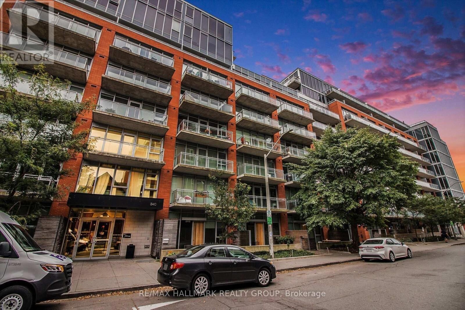 Property Photo:  340 McLeod Street 842  ON K2P 1A4 
