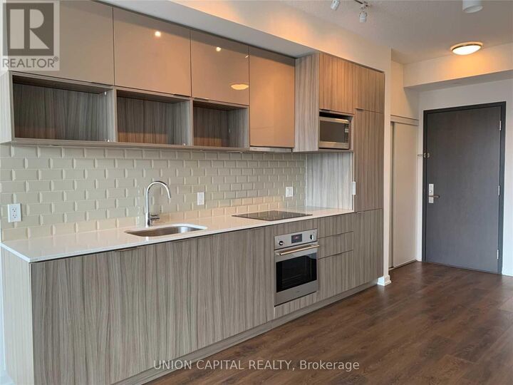 Property Photo:  52 Forest Manor Road 201  ON M2J 0E2 