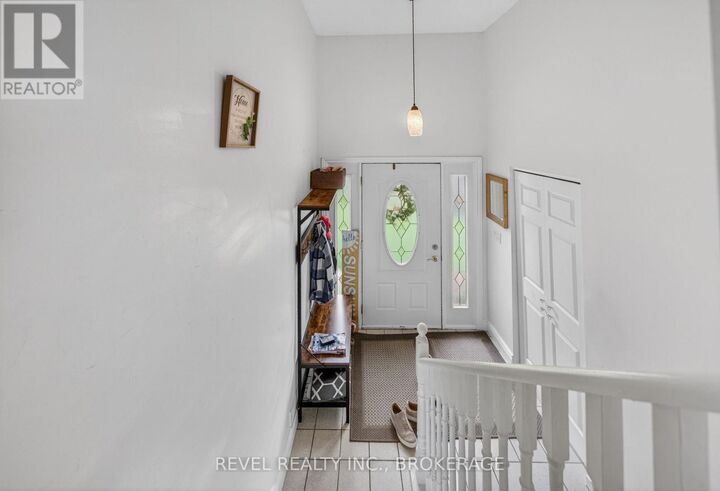 Property Photo:  694 High Gate Park Drive  ON K7M 5Z9 