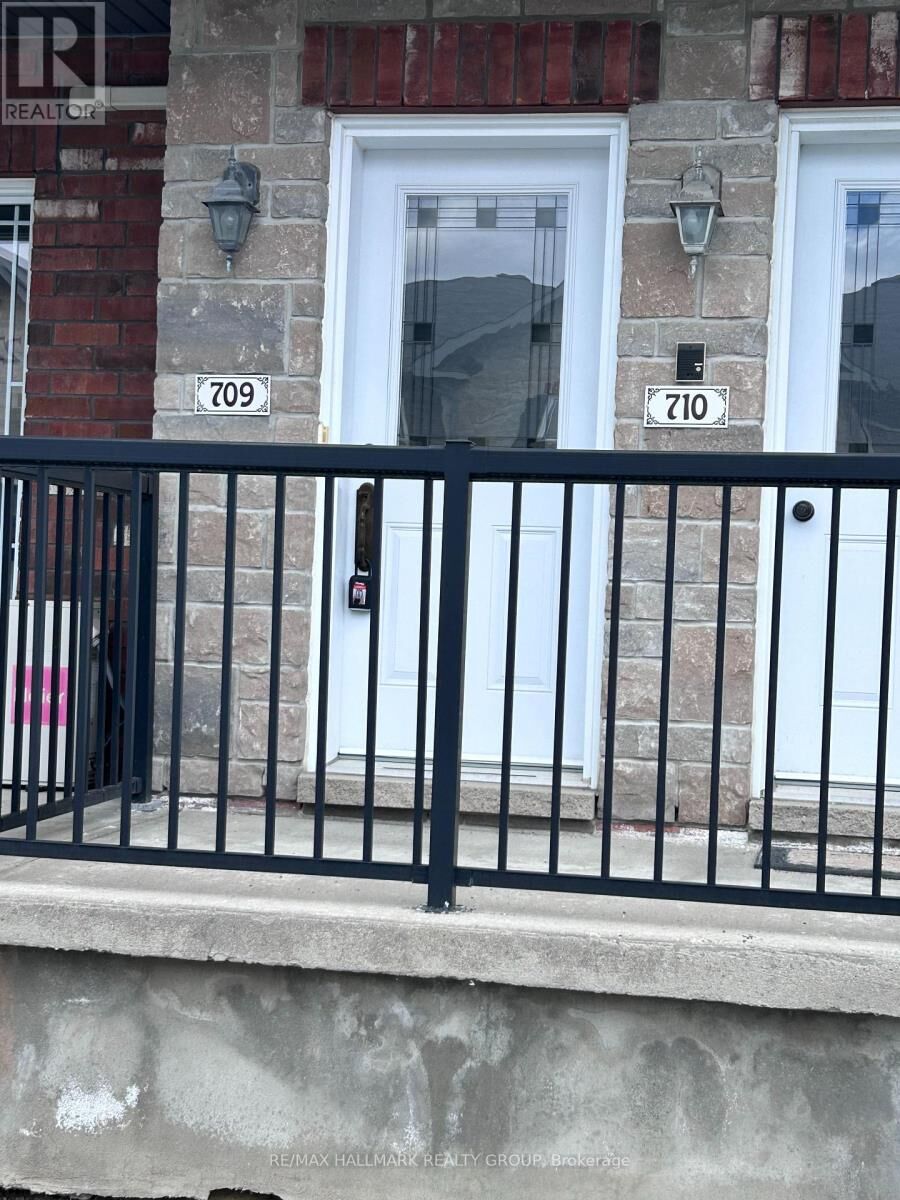 Property Photo:  200 Eliot Street 709  ON K4K 0G4 